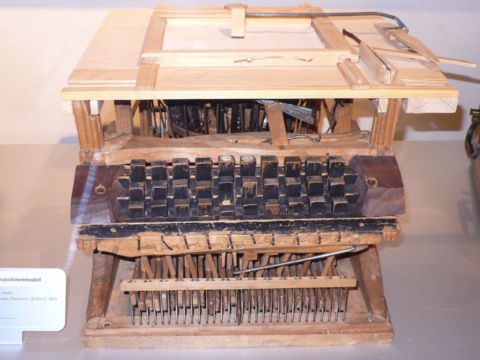 Máquina de escribir de Peter Mitterhofer- Museo Técnico de Viena