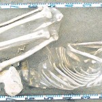 Tierra de Gigantes: Encuentran un esqueleto de 5,200 años, de una mujer que media 1.70 mts, el 22 de febrero de 2004