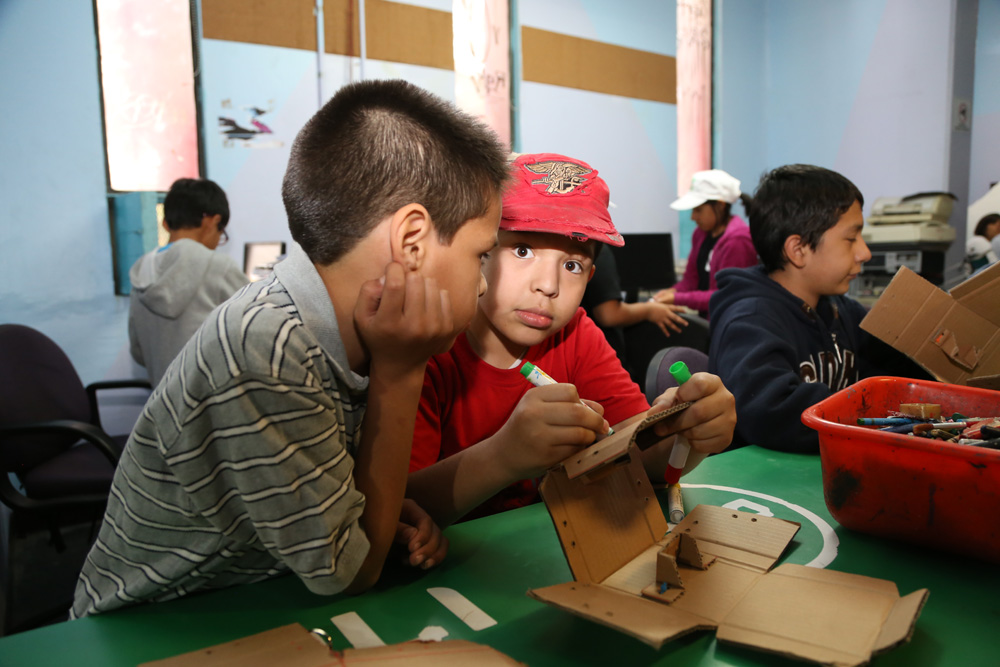 Niños construyen Qbots durante el XXII Encuentro de Cómputo Infantil y Juvenil en el Faro de Oriente- Elizabeth Ruiz Jaimes/AMC