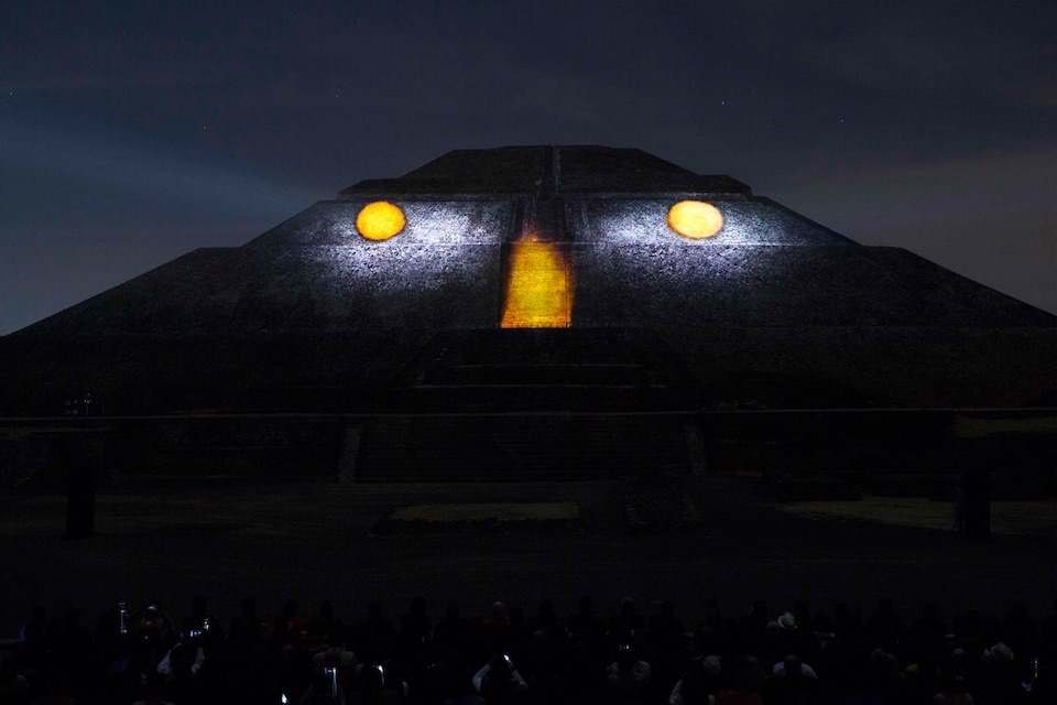Teotihuacán, iluminación nocturna 15- Rocio Necoechea