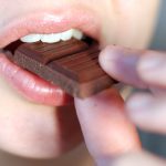 Cómo reducir la grasa del chocolate con electricidad