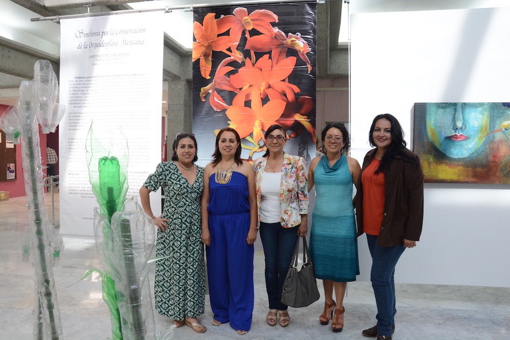 Neida Turena, Cecilia León, Esther Campos y Mirna Valdés
