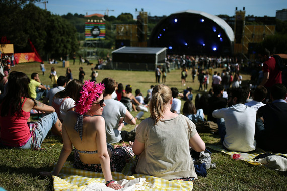 Los macrofestivales al aire libre atraen cada año a miles de aficionados a la música. / EFE