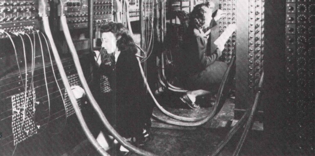 Mujeres programando la ENIAC