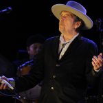 Bob Dylan, de la música de protesta al Nobel de Literatura