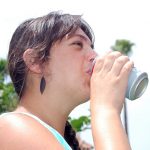 El consumo de refrescos azucarados y con cafeína está relacionado con un mal funcionamiento de la insulina