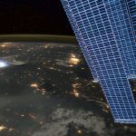 Un rayo enmedio de la noche, visto desde la Estación Espacial Internacional. Paolo Nespoli