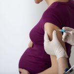 La región de las Américas lidera la vacunación de embarazadas contra la influenza