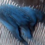 Marte, el planeta rojo, tiene dunas azul turquesa
