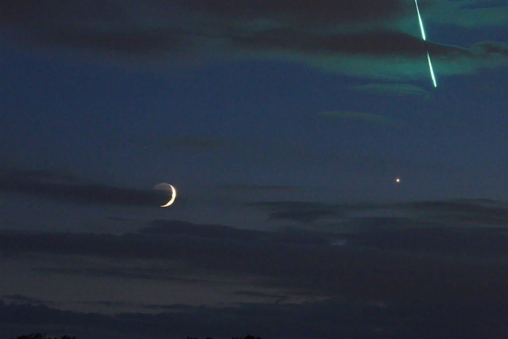La Luna, Venus y una bola de fuego- Uwe Reichert
