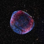 La fusión de 2 enanas blancas causó la supernova más brillante conocida
