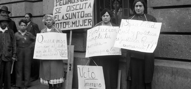 Mitin de mujeres por el voto, INAH Fototeca