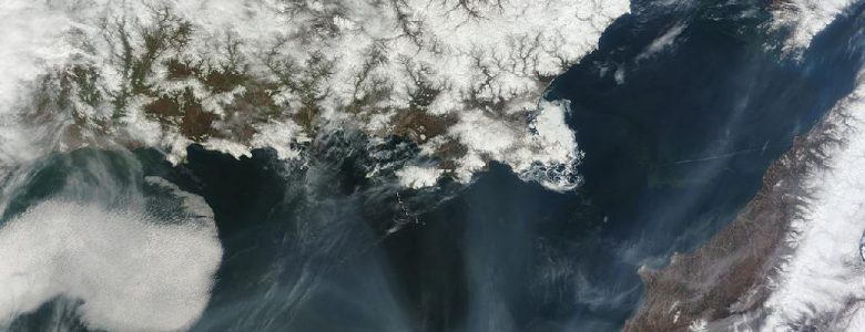 Nubes sobre el mar de Okhotsk, NASA Goddard_MODIS