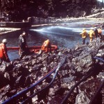 Alaska se tiñó de negro. 11 millones de galones de petróleo derramado, el 24 de marzo de 1989
