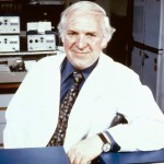 Sir James Whyte Black, Nobel de Medicina 1988, por el descubrimiento de drogas para afecciones cardiacas y digestivas