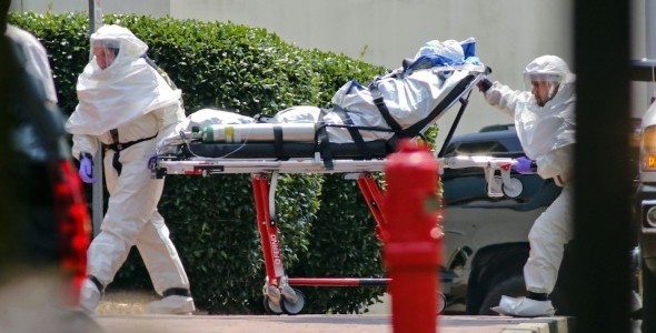 Traslado de Nancy Writebol, la segunda trabajadora humanitaria estadounidense infectada por ébola en Liberia