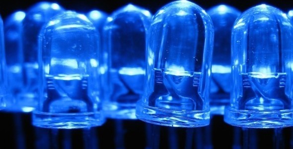 La luz azul fuente del Nobel de Física 2014 Leds emitiendo luz azul - Gussisaurio