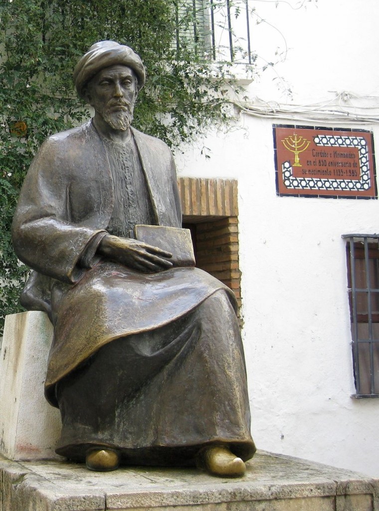 Estatua de Maimónides en Córdoba, España
