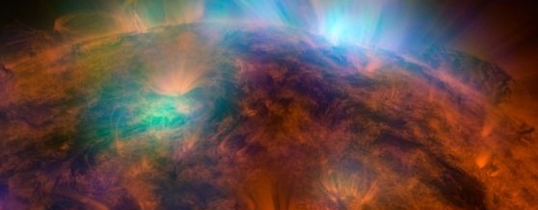 Un "telescopio para agujeros negros" toma fotografías del Sol NASA/JPL-Caltech/GSFC / En esta imagen tomada por el Conjunto de Telescopios Espectroscópicos Nucleares (Nuclear Spectroscopic Telescope Array o NuSTAR, por su acrónimo en idioma inglés), de la NASA,los rayos X emanan del Sol y se superponen con una imagen captada por el Observatorio de Dinámica Solar (Solar Dynamics Observatory o SDO, por su sigla en idioma inglés), de la NASA.