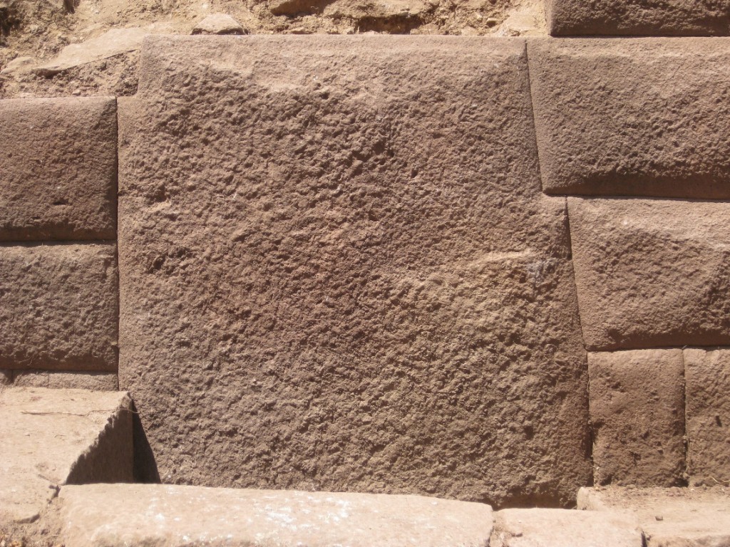 Descubren una piedra inca de 13 ángulos en el sitio arqueológico Inkawasi
