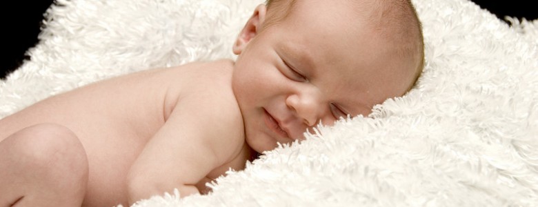 Dormir la siesta consolida el aprendizaje de los bebés