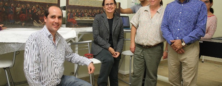 La espectroscopia revela detalles y objetos ocultos en un retablo del siglo XVIII