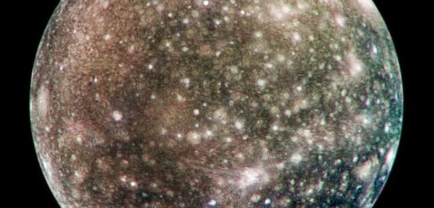 Calisto, la luna de Júpiter con más cráteres