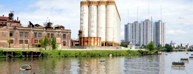 Un estudiante diseña una boya que oxigena ríos contaminados