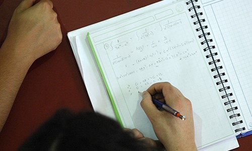 ¿Los hombres aprenden mejor matemáticas que las mujeres?
