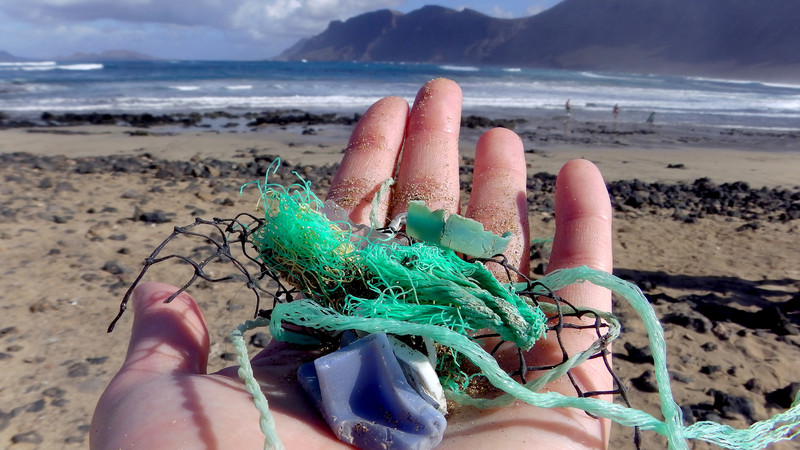 Millones de toneladas de plástico asfixian a los océanos
