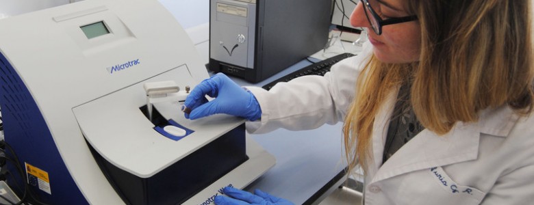 Proteína de rábano picante y nanopartículas de oro para detectar cianuro en el agua