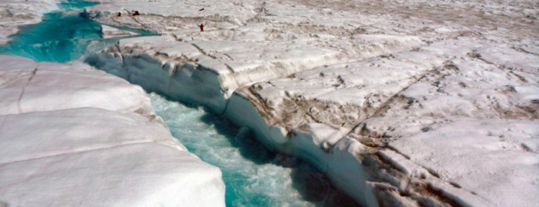 Un río de agua de deshielo que fluye a través de la cubierta de hielo de Groenlandia. / UCLA/Laurence C. Smith.
