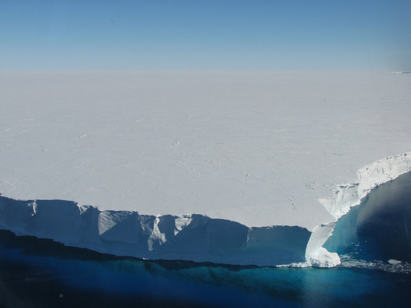 Los icebergs gigantes de la Antártida se separan del glaciar cada 70 años