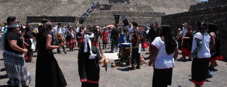 Visitantes en la zona de Teotihuacán- Marat, INAH