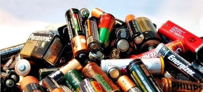 Reciclando pilas y baterías mediante biolixiviación