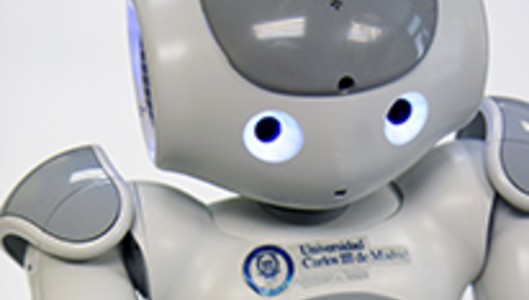 Desarrollan un terapeuta robótico para niños