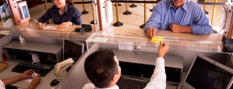 La sociedad reprueba el desempeño de los servidores públicos