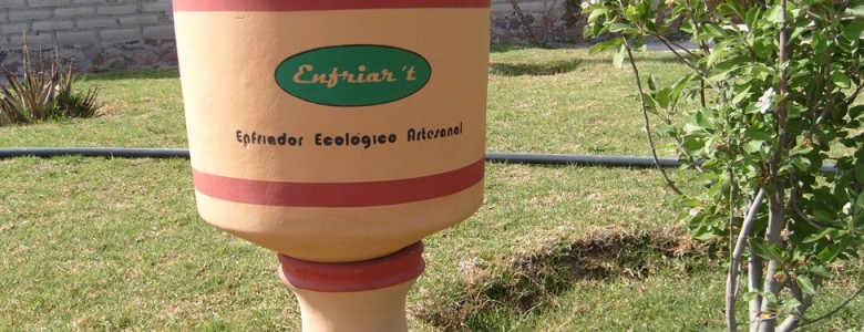 Mexicanos fabrican refrigeradores ecológicos con barro y materiales pétreos