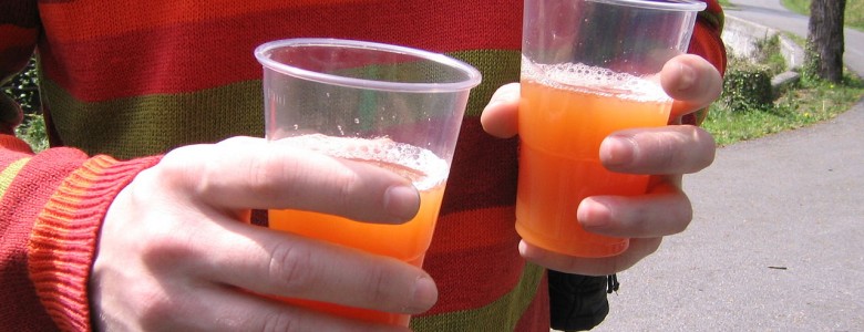 Investigan la influencia de las redes sociales en el consumo de alcohol en adolescentes