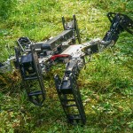 Dos algoritmos permiten que un robot dañado siga funcionando