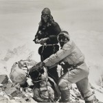 El Monte Everest es coronado, por fin. 29 de mayo de 1953
