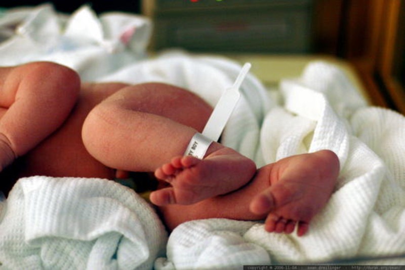 La anestesia epidural podría tener efectos negativos en los recién nacidos