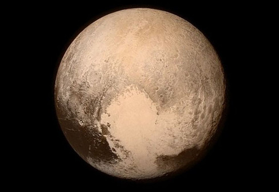 New Horizons llega a su máximo acercamiento con Plutón