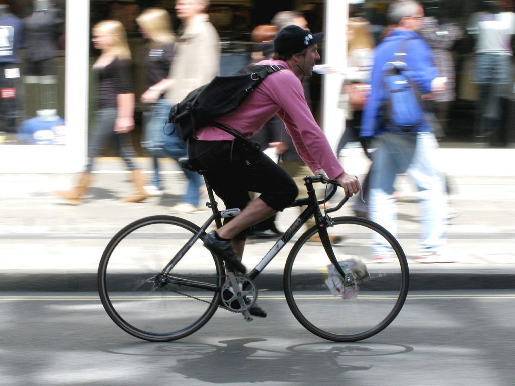 Los ciclistas varones, sobre todo los más jóvenes, fallecen más en caso de accidente