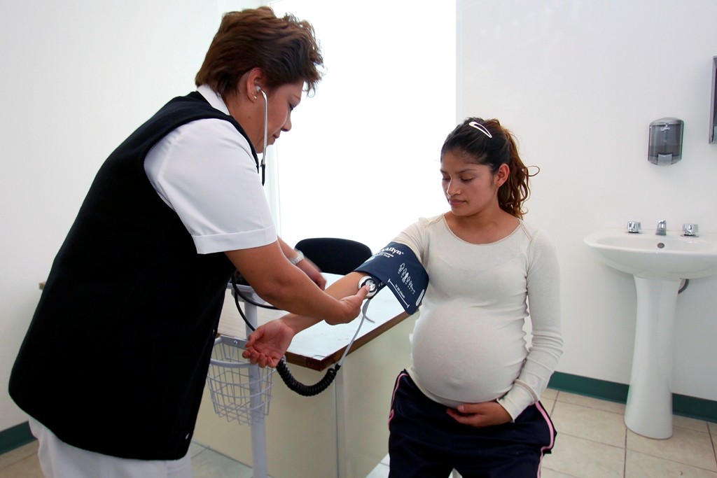 En México 71 embarazos no planeados por cada mil jóvenes en edad reproductiva