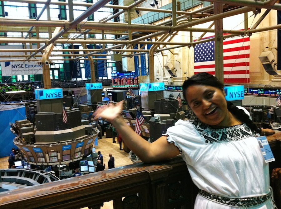 Luisa Daniel Pérez en el New York Stock Exchange- Foto Banamex