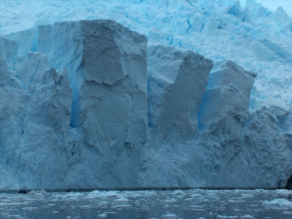 Corte en la capa de hielo Antartica- Apcbg