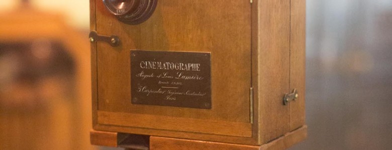Cámara cinematográfica de los hermanos Lumière, expuesta en el Instituto Lumière de Lyon- Victorgrigas