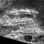 Cassini Observa los Picos Más Altos de Titán