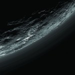 Hielo, cráteres y brumas dibujan los paisajes de Plutón y sus lunas (VIDEO)